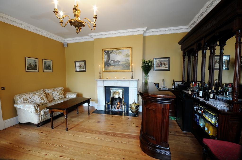 Ashbrook Arms Townhouse And Restaurant Hotell Durrow Exteriör bild