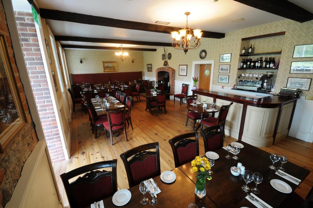 Ashbrook Arms Townhouse And Restaurant Hotell Durrow Exteriör bild